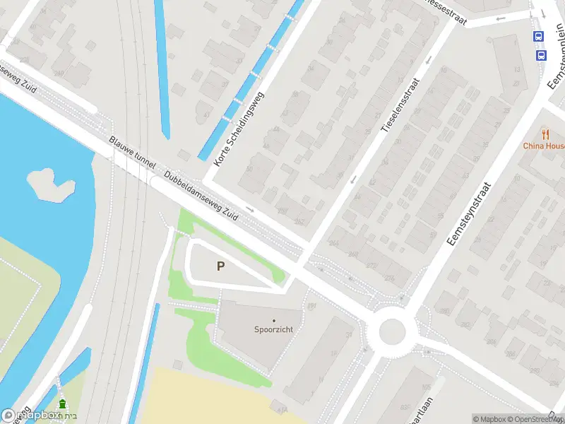 Ambulance met gepaste spoed naar de Dubbeldamseweg Zuid in Dordrecht
