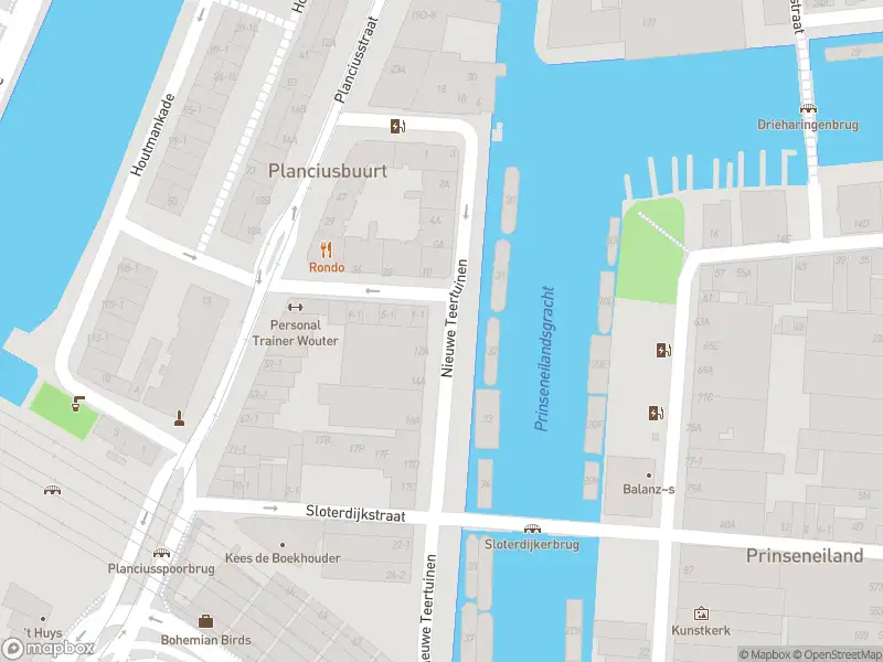 Ambulance met gepaste spoed naar de Nieuwe Teertuinen in Amsterdam