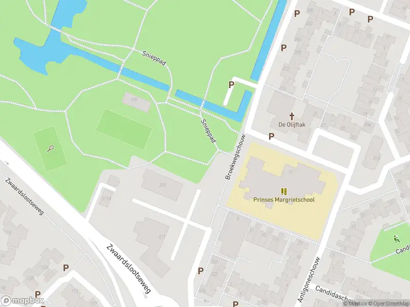 Ambulance met grote spoed naar de Broekwegschouw in Zoetermeer