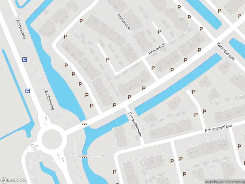Ambulance met gepaste spoed naar de Van Oranje-Nassaulaan in Zevenhuizen