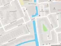 Ambulance met grote spoed naar de Gildeweg in Schiedam