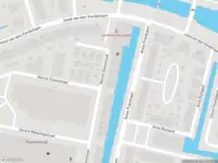 Ambulance met grote spoed naar de Antoon Coolenstraat in Sommelsdijk