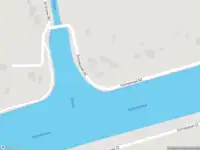 Politie met grote spoed naar de Eemskanaal NZ in Appingedam vanwege voertuigen te water