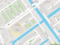 Ambulance met grote spoed naar de Lessenaar in Delft