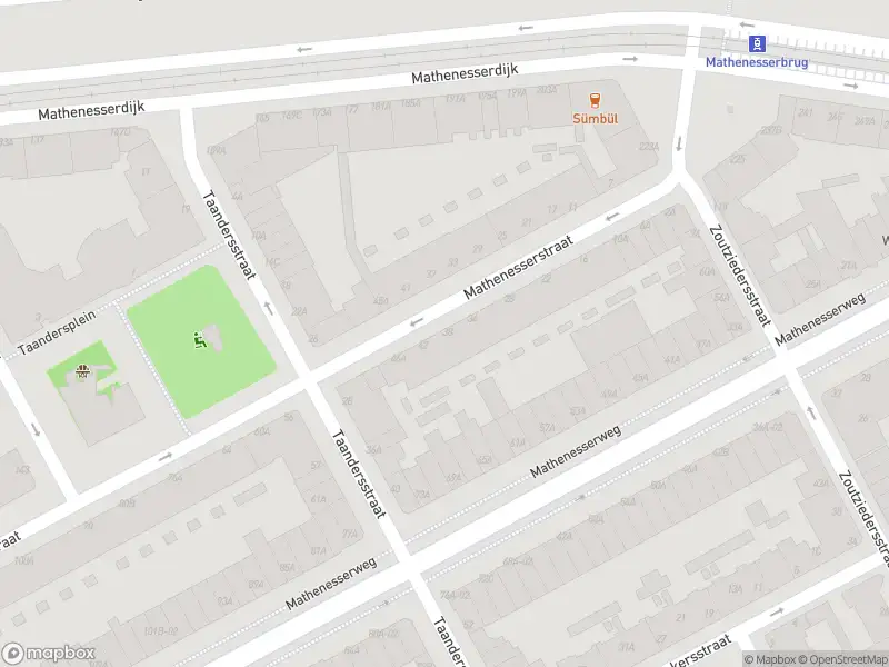 Ambulance met grote spoed naar de Mathenesserstraat in Rotterdam