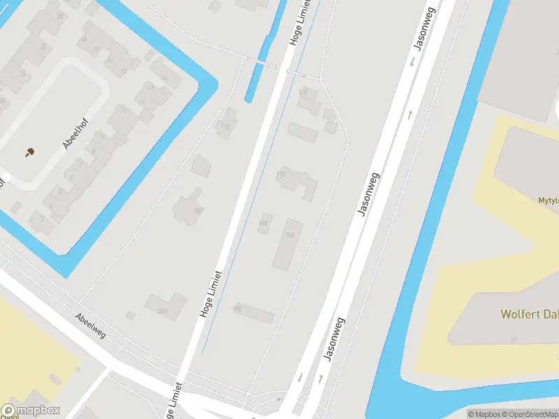Ambulance met gepaste spoed naar de Hoge Limiet in Rotterdam