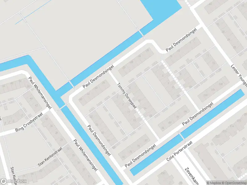 Ambulance met grote spoed naar de Tommy Dorseypad in Rotterdam