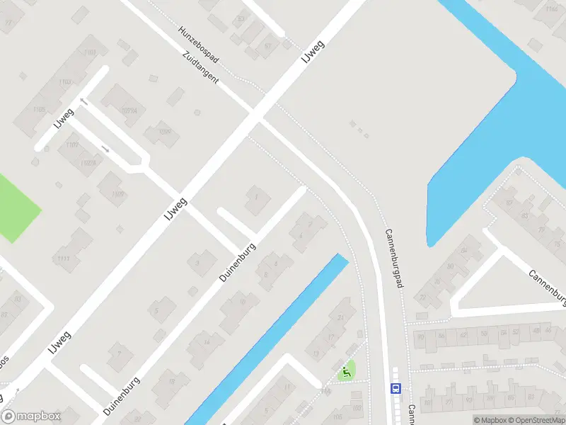 Ambulance naar de Duinenburg in Hoofddorp vanwege ongeval met letsel