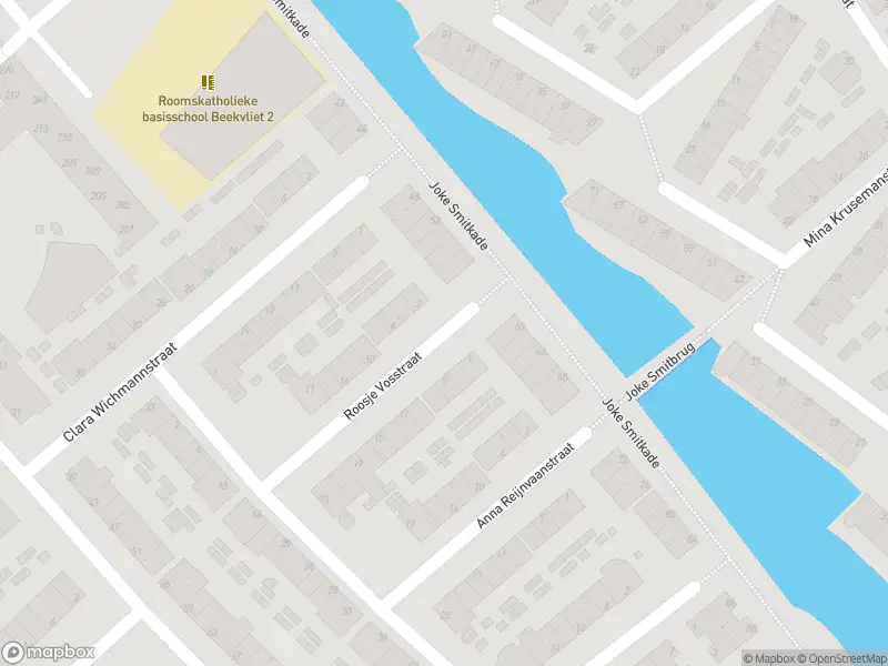 Ambulance en brandweer met grote spoed naar de Roosje Vosstraat in Velserbroek vanwege middelgrote brand