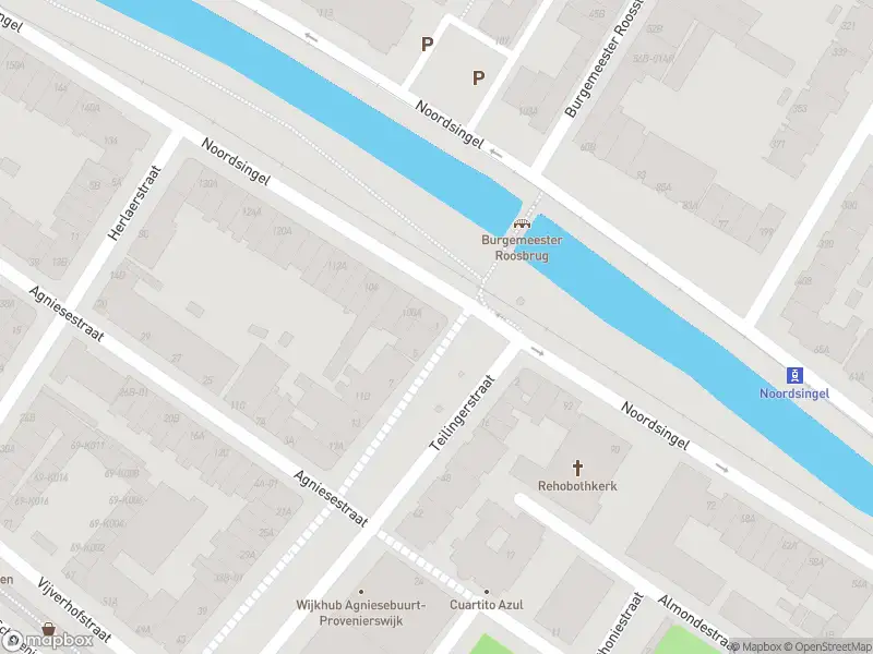 Ambulance met grote spoed naar de Teilingerstraat in Rotterdam