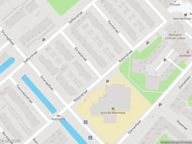 Ambulance met grote spoed naar de Koraalstraat in Leiden