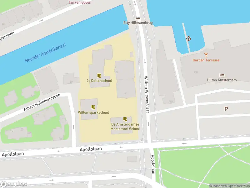Ambulance met grote spoed naar de Willem Witsenstraat in Amsterdam