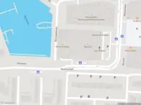 Ambulance met gepaste spoed naar de Rijnhavenkade in Alphen aan den Rijn