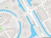 Ambulance met grote spoed naar de De Eendracht in Delft