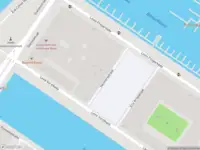 Ambulance met grote spoed naar de Helmersstraat in Rotterdam