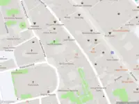 Ambulance met gepaste spoed naar de Langebrug in Leiden