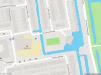 Ambulance met grote spoed naar de Sluismeesterslag in Gouda