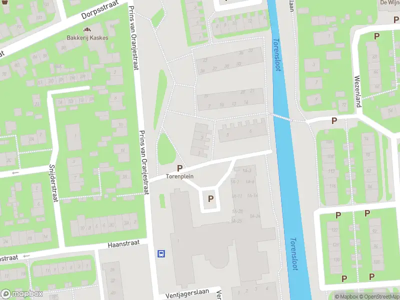 Ambulance met grote spoed naar de Torenplein in Wormer