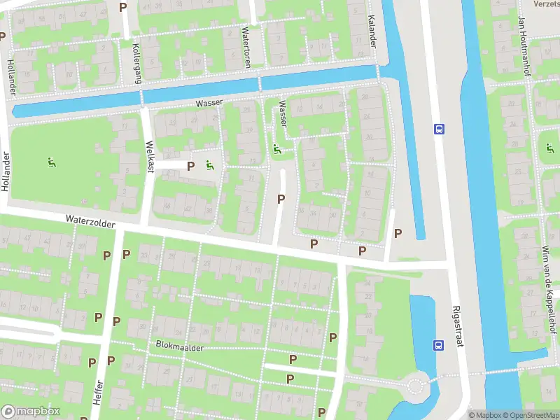 Ambulance met gepaste spoed naar de Wasser in Wormer