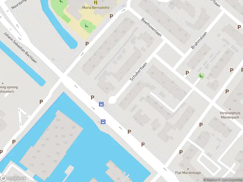 Ambulance met grote spoed naar de Schubertlaan in Leidschendam