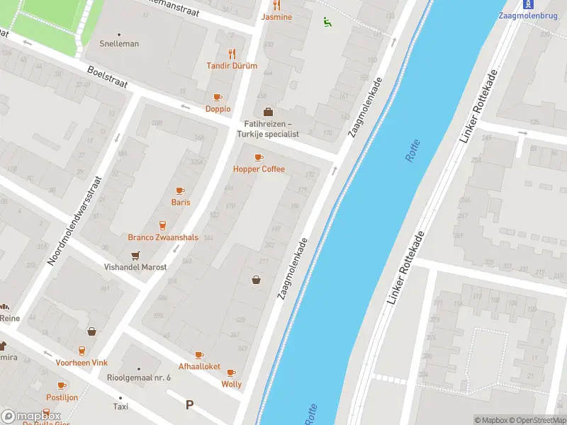 Ambulance met gepaste spoed naar de Zaagmolenkade in Rotterdam