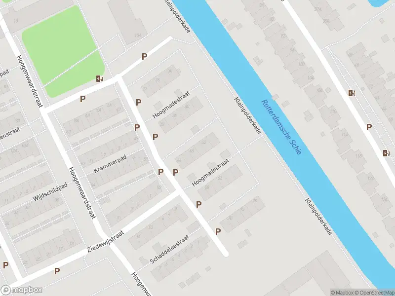 Ambulance met grote spoed naar de Hoogmadestraat in Rotterdam