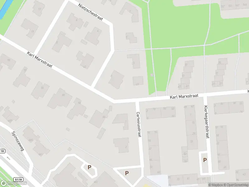 Ambulance met grote spoed naar de Karl Marxstraat in Rotterdam