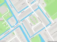 Brandweer met grote spoed naar de Zaaihoek in Delft vanwege personen te water