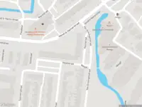 Ambulance met grote spoed naar de Vezelstraat in 's-Gravendeel