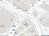 Ambulance met grote spoed naar de Jonas Daniël Meijerplein in Amsterdam