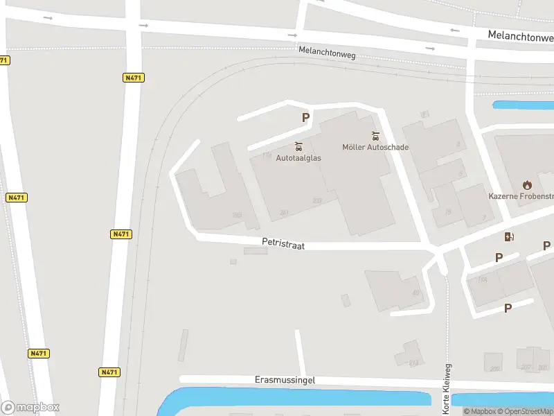 Ambulance met grote spoed naar de Petristraat in Rotterdam