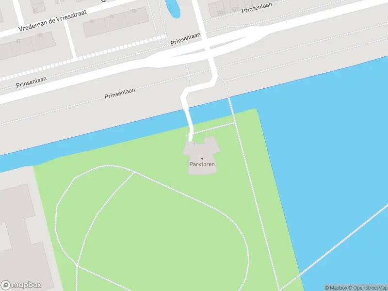 Ambulance met gepaste spoed naar de Ien Daleshof in Rotterdam