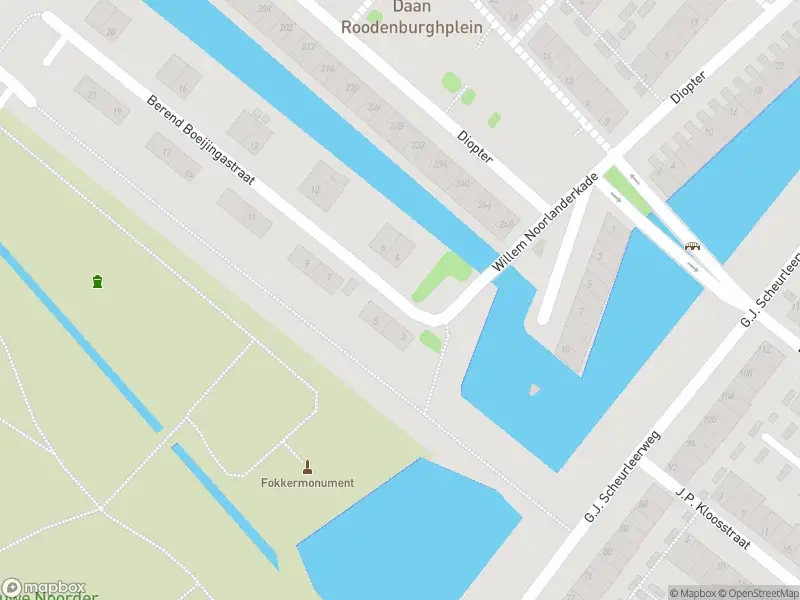 Ambulance met gepaste spoed naar de Berend Boeijingastraat in Amsterdam