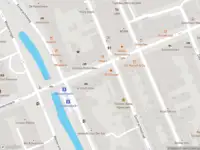 Ambulance met grote spoed naar de Witte de Withstraat in Rotterdam