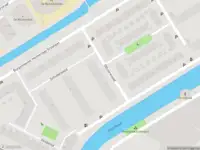 Ambulance met grote spoed naar de Schuttersveld in Schiedam