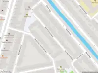 Ambulance met grote spoed naar de Van Malsenstraat in Rotterdam