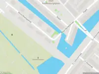 Ambulance met gepaste spoed naar de Berend Boeijingastraat in Amsterdam