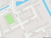 Ambulance met gepaste spoed naar de Huniadijk in Rotterdam