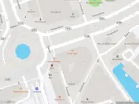 Ambulance met gepaste spoed naar de Pompenburg in Rotterdam
