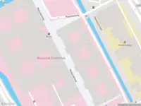 Ambulance met grote spoed naar de Maasstadweg in Rotterdam