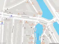 Ambulance met grote spoed naar de Schiedamseweg in Rotterdam