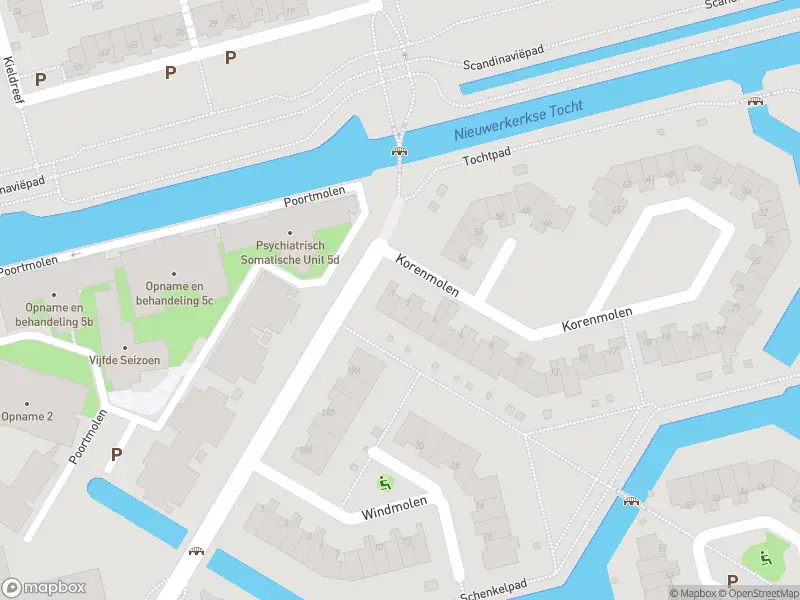Ambulance met grote spoed naar de Korenmolen in Capelle aan den IJssel