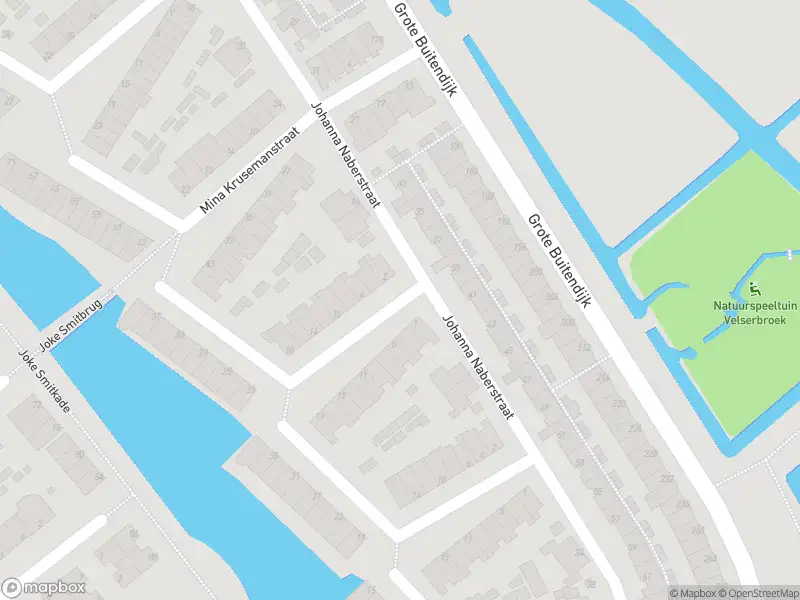 Ambulance met grote spoed naar de Hélène Mercierstraat in Velserbroek