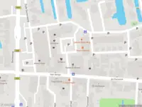 Ambulance met grote spoed naar de Ambachtsplein in Hazerswoude-Dorp