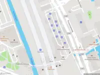 Ambulance met gepaste spoed naar de Korte Hogendijk in Zaandam