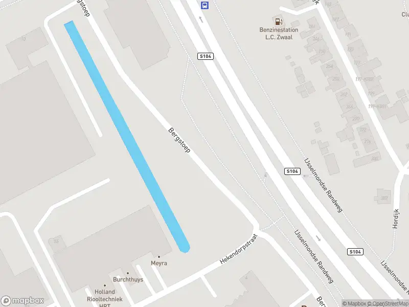 Ambulance met gepaste spoed naar de Bergstoep in Rotterdam