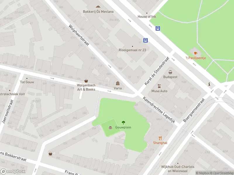 Ambulance met grote spoed naar de Gouwstraat in Rotterdam