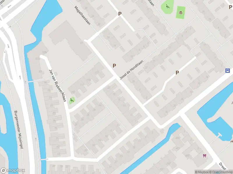 Ambulance met gepaste spoed naar de Magalhaeslaan in Gouda