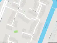 Ambulance met grote spoed naar de Kaag in Schiedam