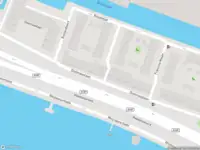 Ambulance met grote spoed naar de Oostmaaslaan in Rotterdam